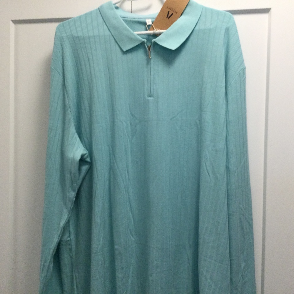 NWT Mens Long Sleeved Casual Top